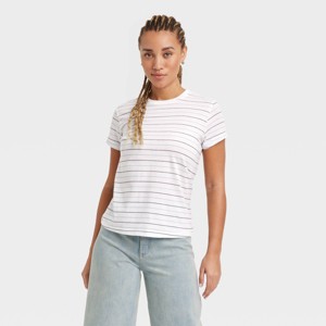 Women's Short Sleeve Pullover T-Shirt - Universal Thread™ - 1 of 4